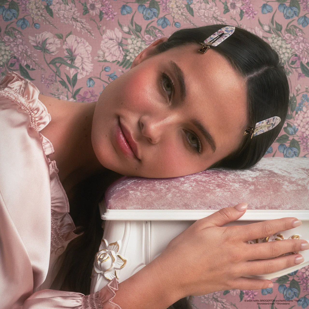 Bridgerton x Kitsch Creaseless Clips in Toile in Bloom - Image 4