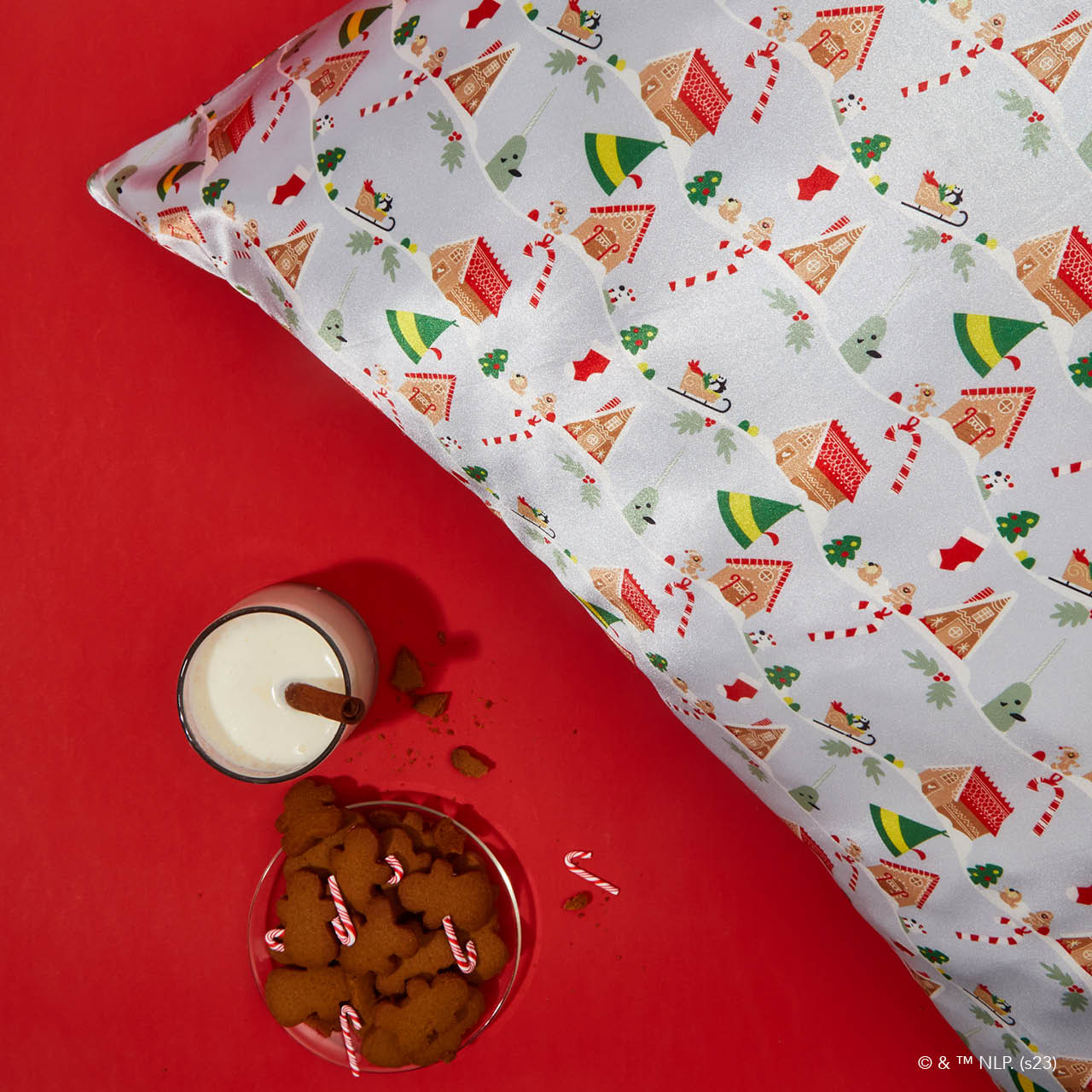 Kitsch x elf Satin Pillowcase in Periwinkle Christmas - Image 4