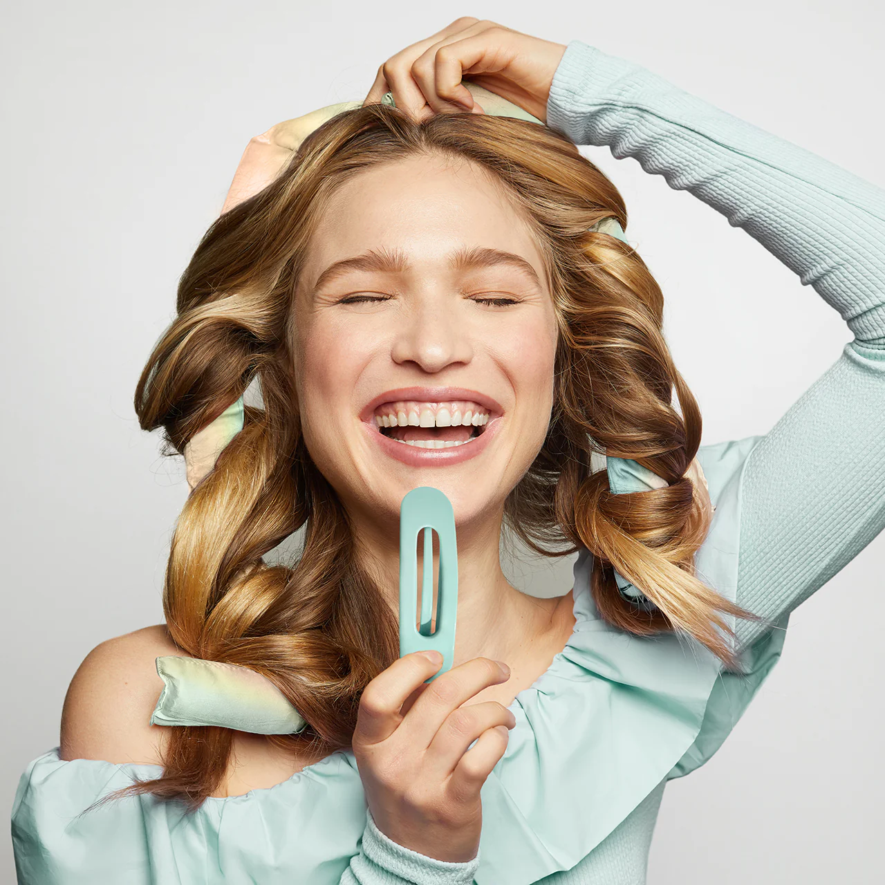 Hair Hero XL Satin Heatless Styling & Flat Lay Claw 4pc Set  - Aura - Image 5