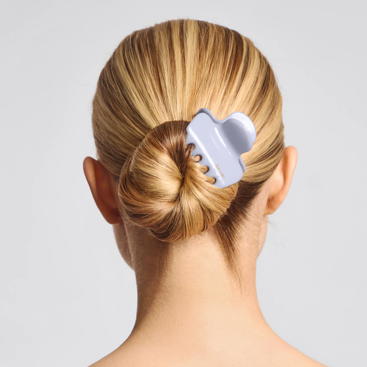 Hydrangea Breeze Cloud Claw Clip - Medium - Image 3